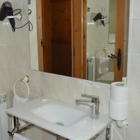 بيت ضيافة Pension Panticosa 3*